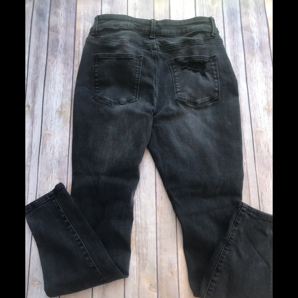 🎈Maurices Jeans🎈 - Picture 2 of 6